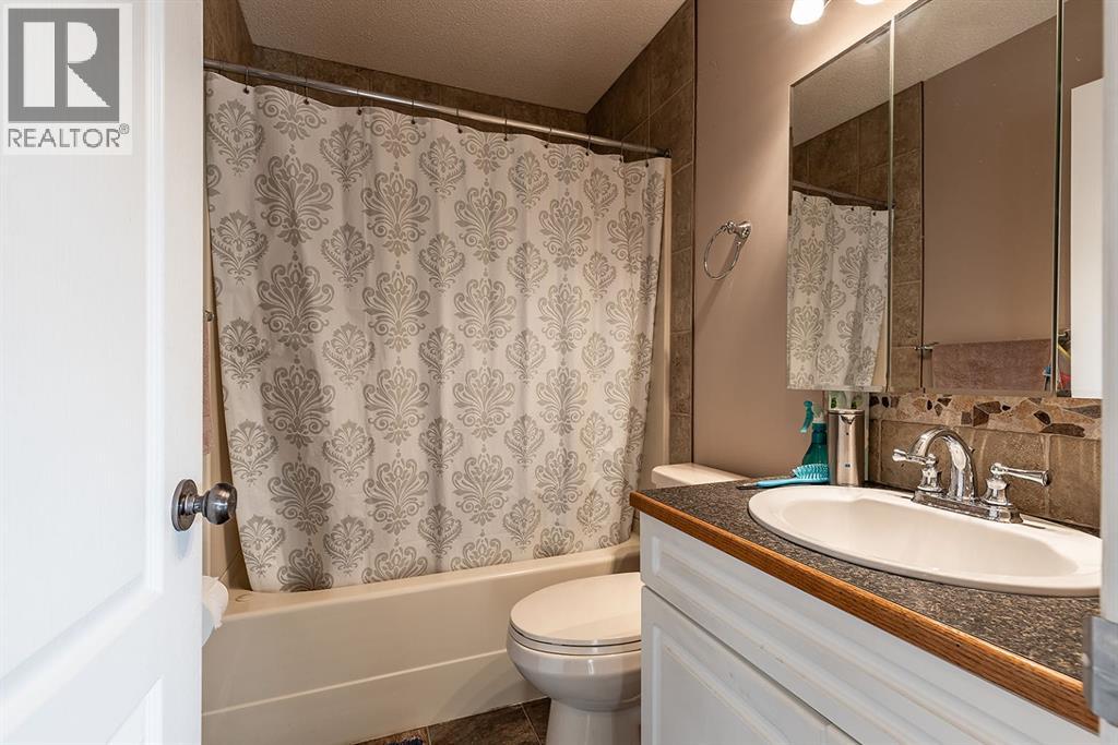 22 Hamilton Court NE, photo 17 of 44