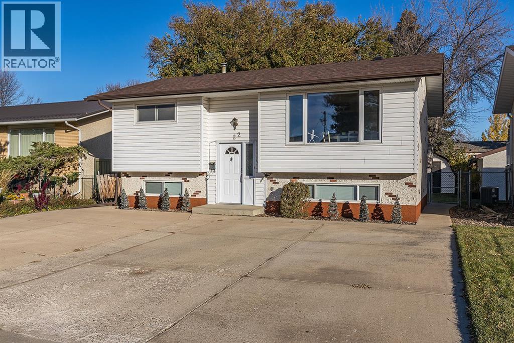 22 Hamilton Court NE, photo 2 of 44