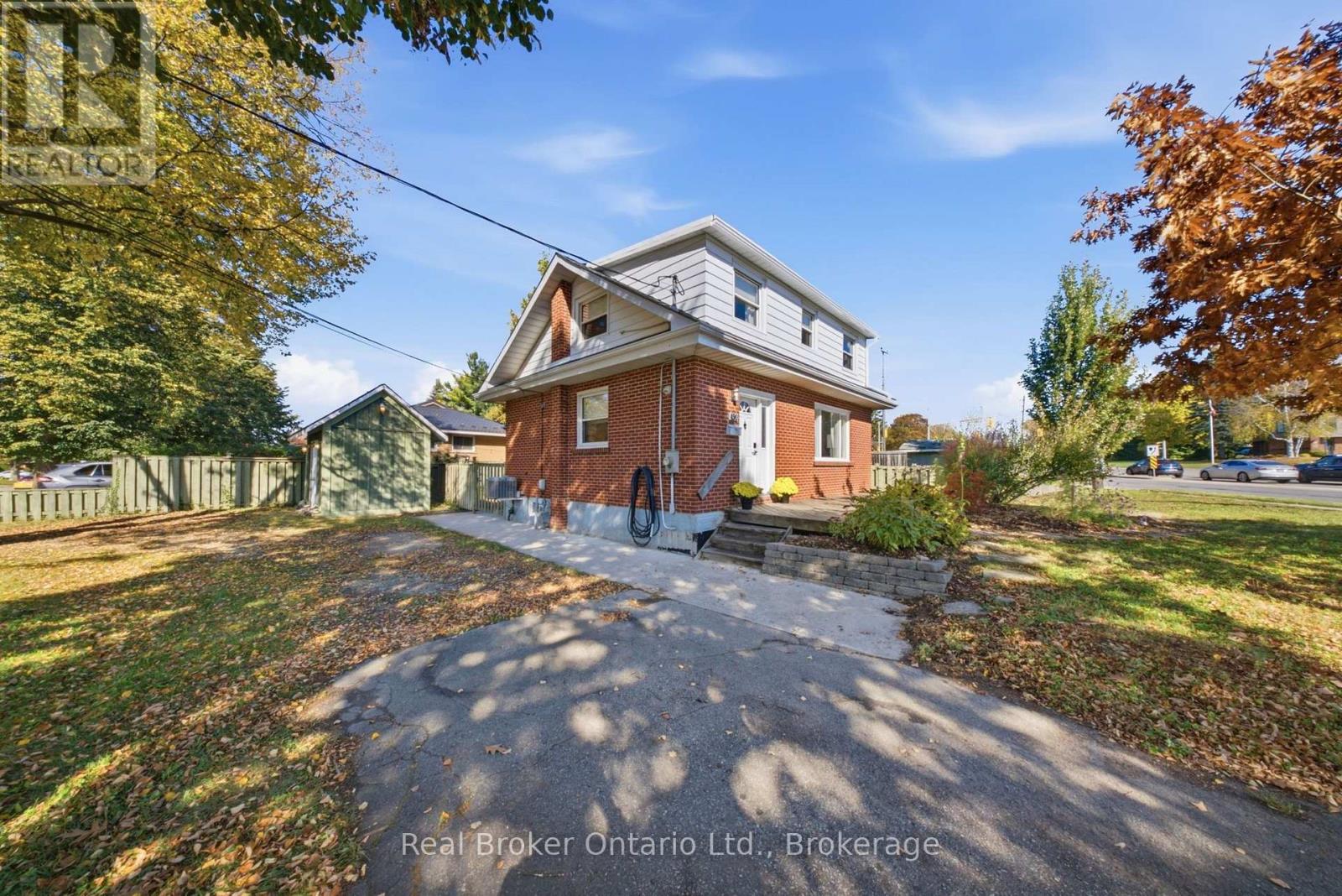 490 Speedvale Avenue E, photo 1 of 49