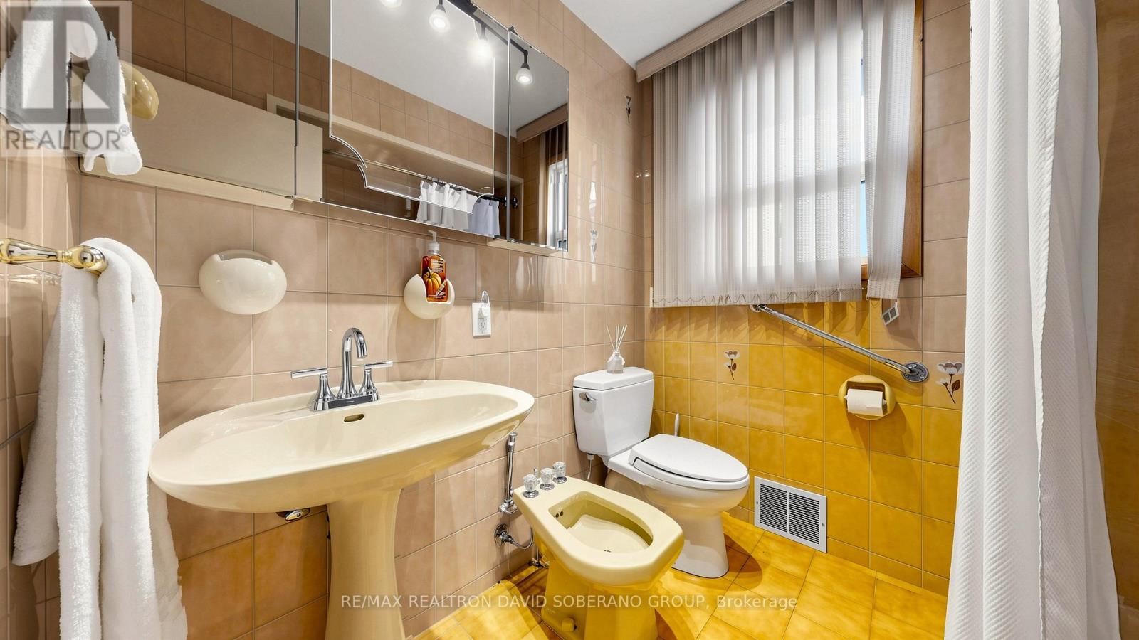 108 Kennard Avenue, Toronto, ON photo 23