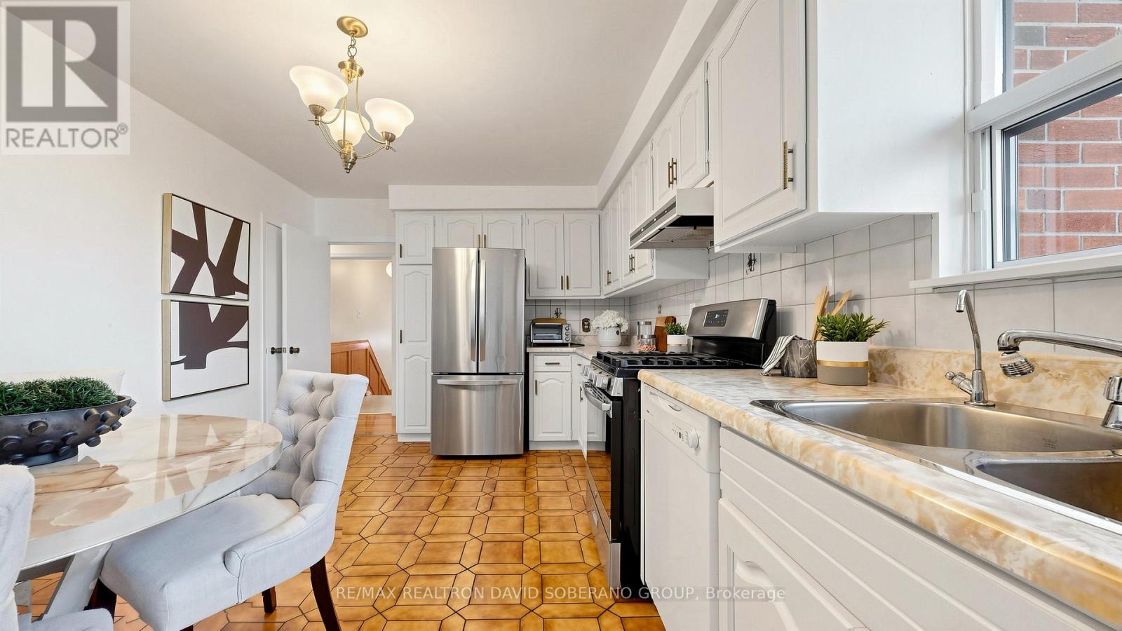 108 Kennard Avenue, Toronto, ON photo 9
