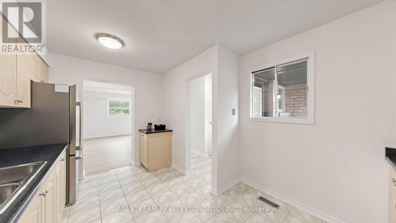 25 Treetops Court, Toronto, ON photo 12