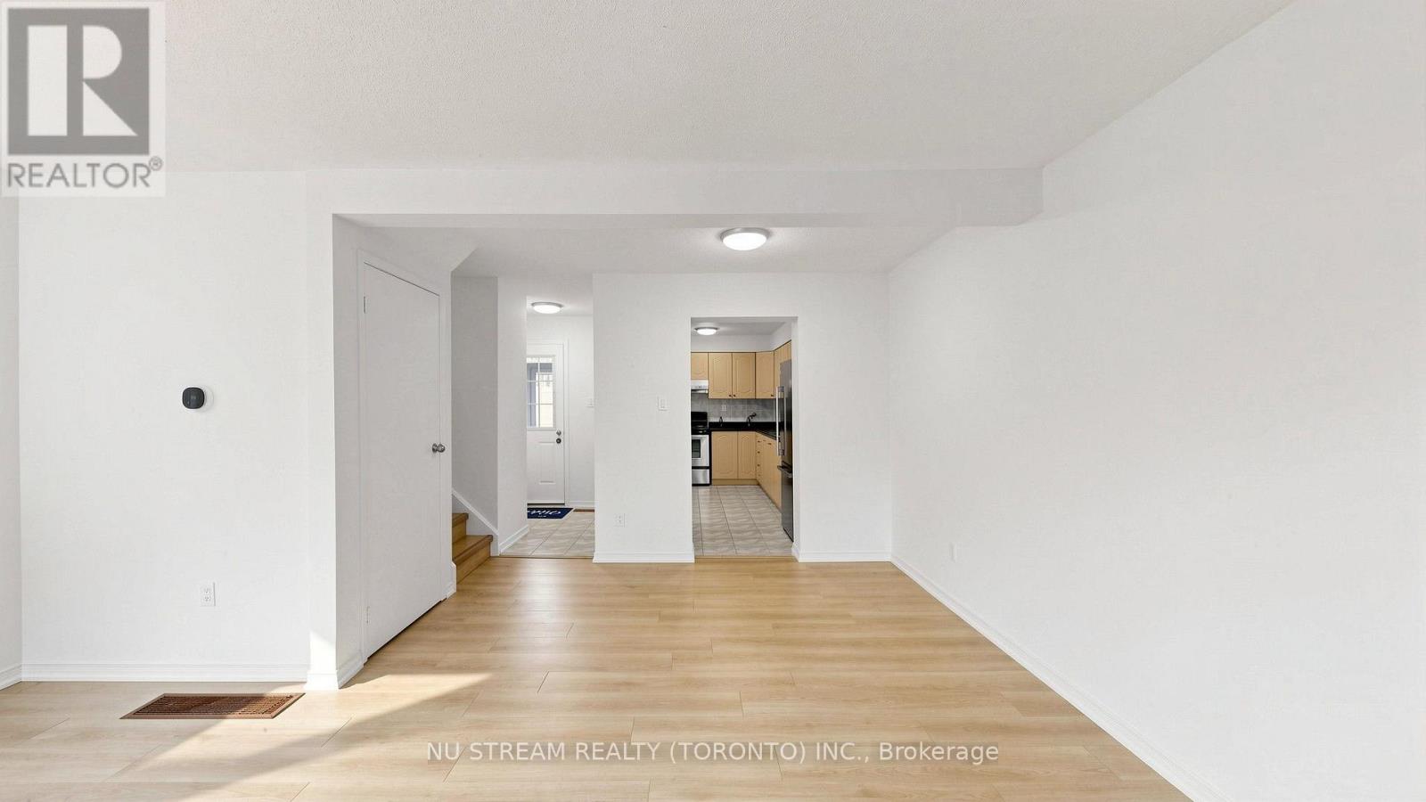 25 Treetops Court, Toronto, ON photo 8