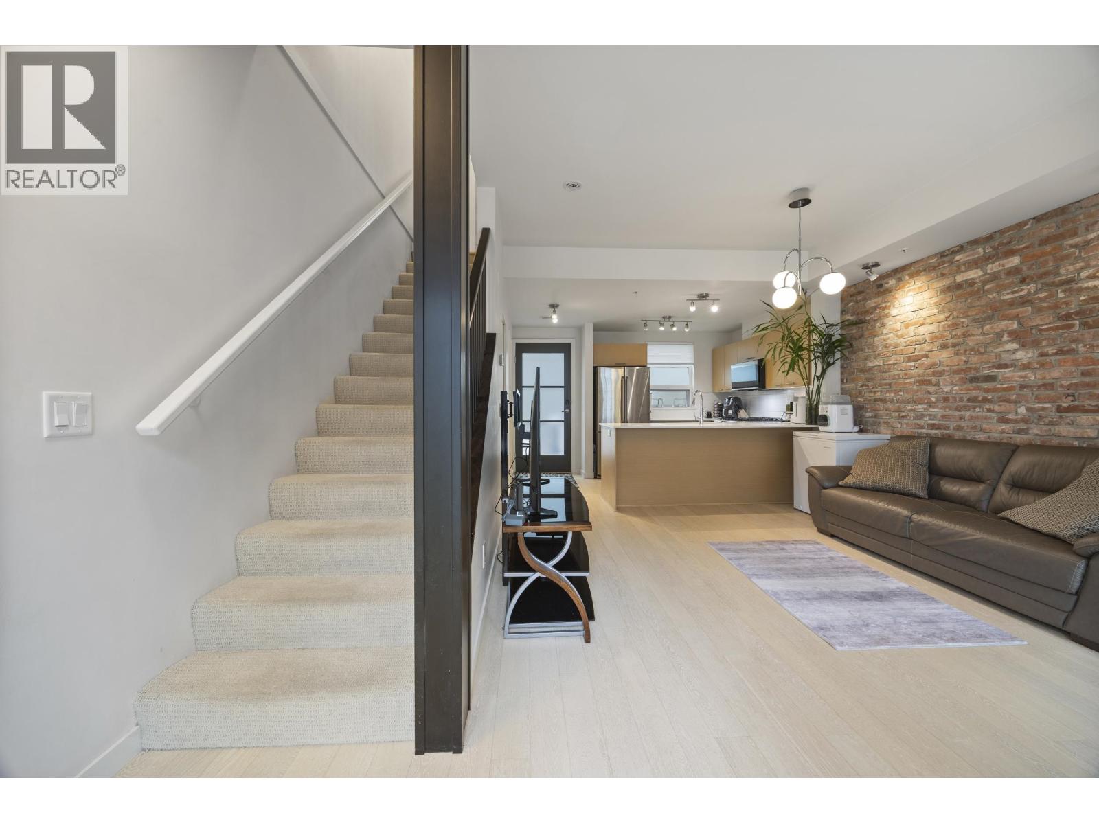 334 95 Moody Street, Port Moody — photo 10