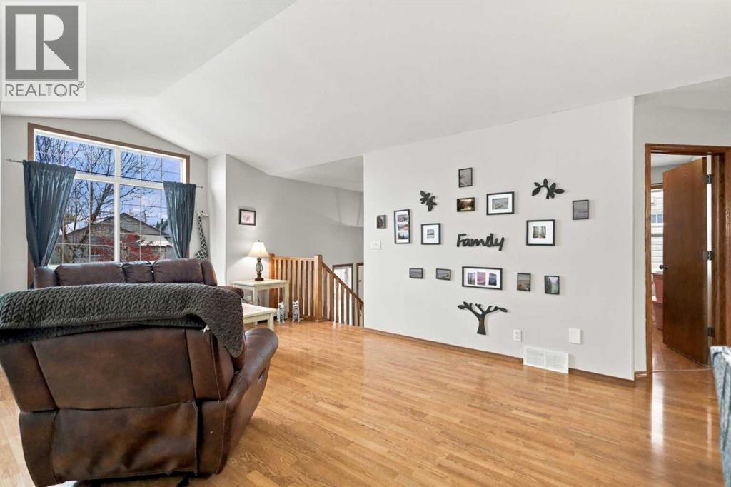 55 Wildrose Drive, photo 9 of 42