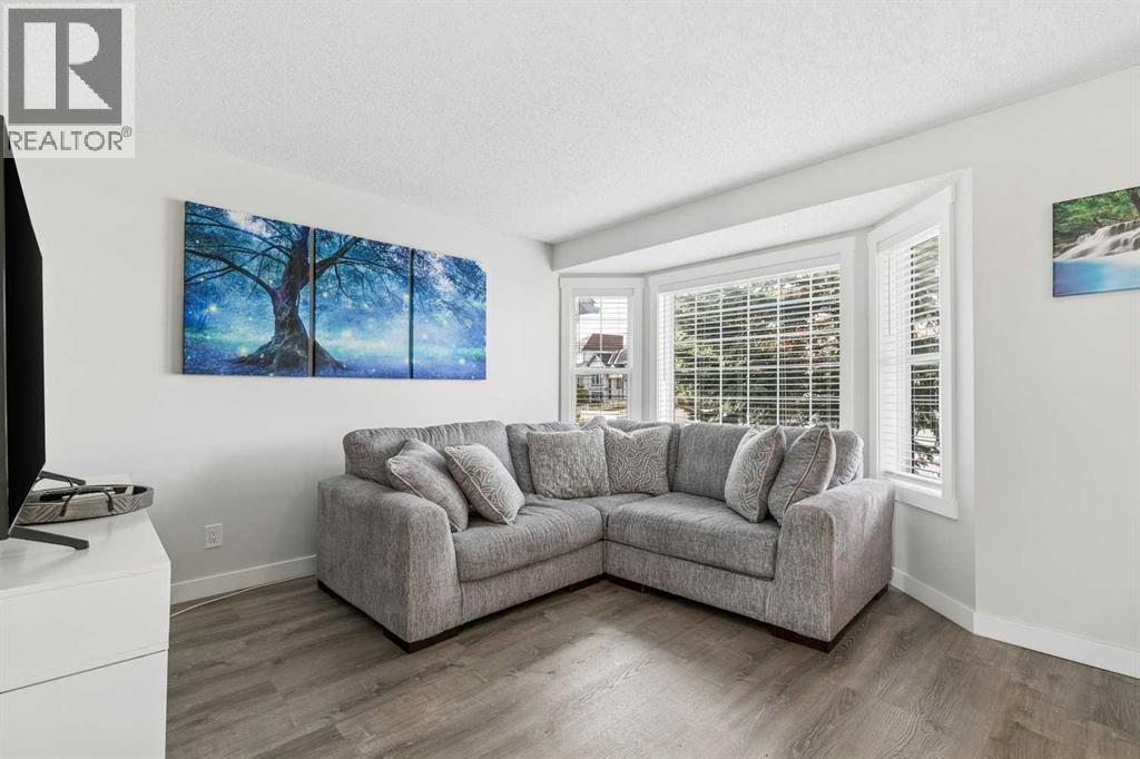 2003 Country Hills Circle NW, Calgary — photo 3