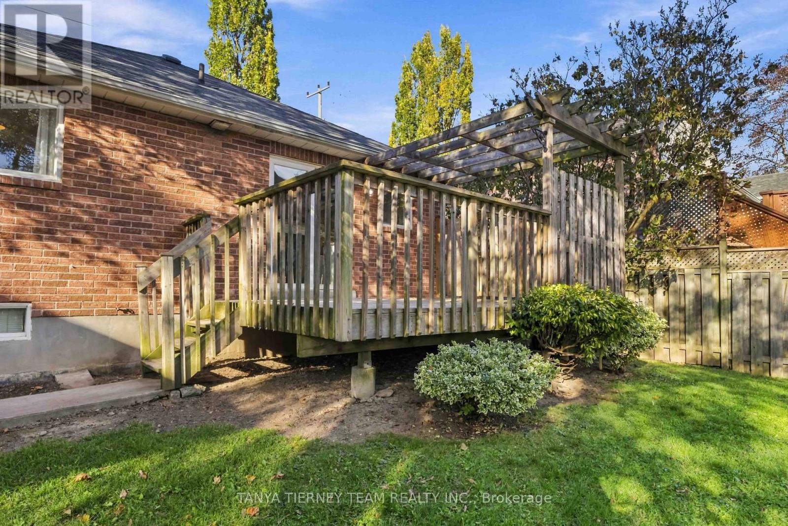 509 Dunlop Street West, Whitby, ON photo 47