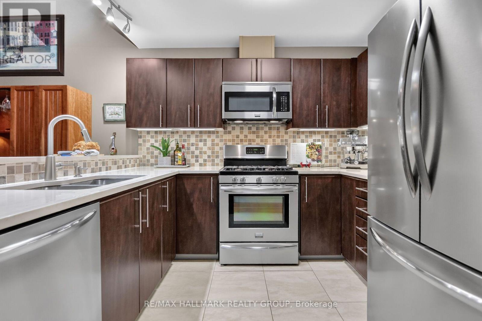 2 Bed, 3 Bath Townhouse for Sale in Ottawa – 10E DAYBREAK STREET, Ottawa – MLS# X14083024 - Image 12