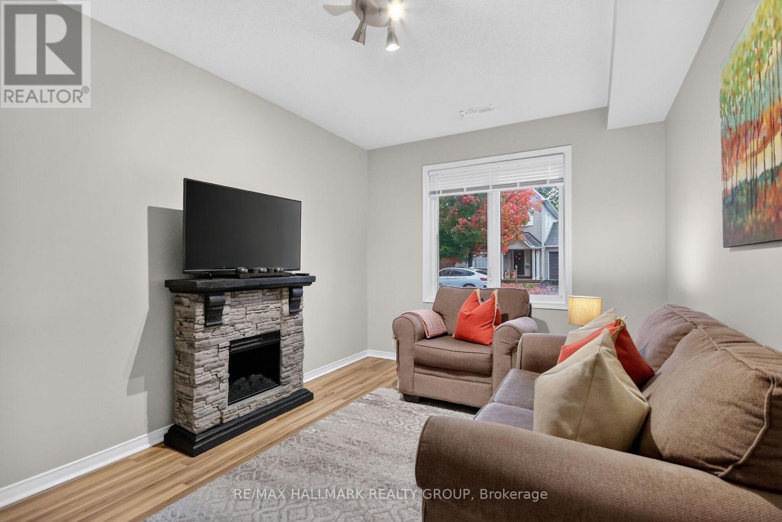 2 Bed, 3 Bath Townhouse for Sale in Ottawa – 10E DAYBREAK STREET, Ottawa – MLS# X14083024 - Image 3
