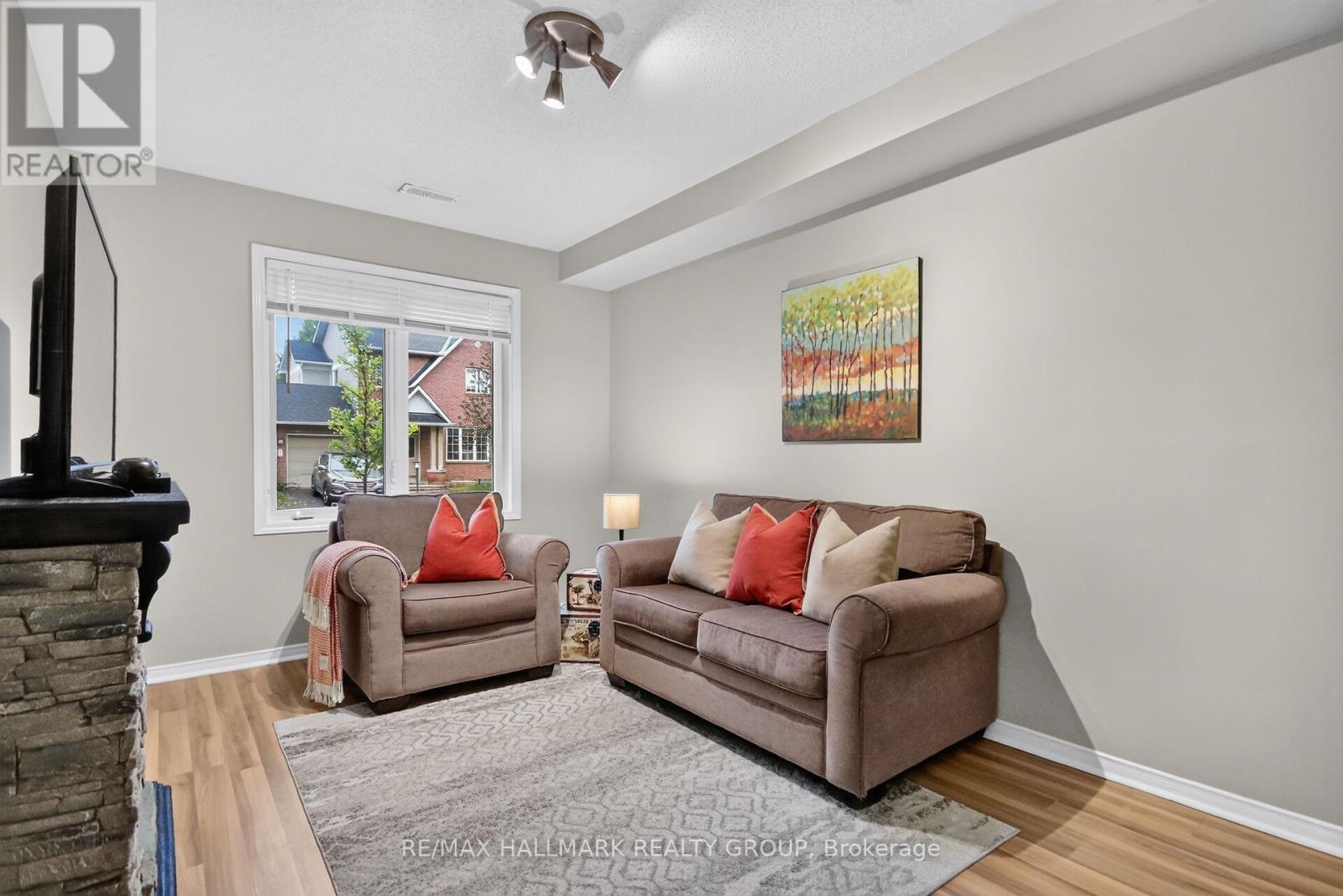 2 Bed, 3 Bath Townhouse for Sale in Ottawa – 10E DAYBREAK STREET, Ottawa – MLS# X14083024 - Image 4