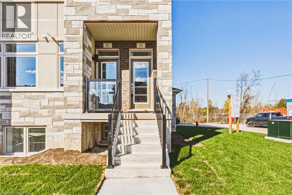 Photo of 955 NORTH WATERDOWN Drive