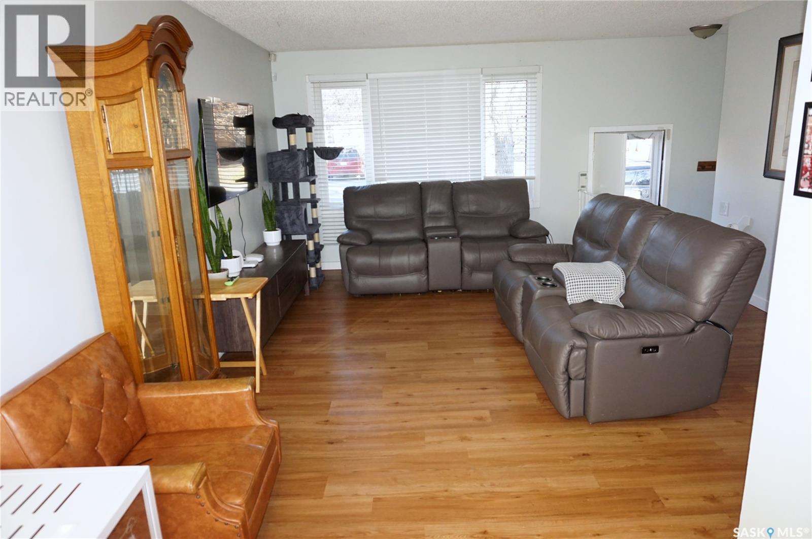 2 Hind STREET, Regina — photo 10