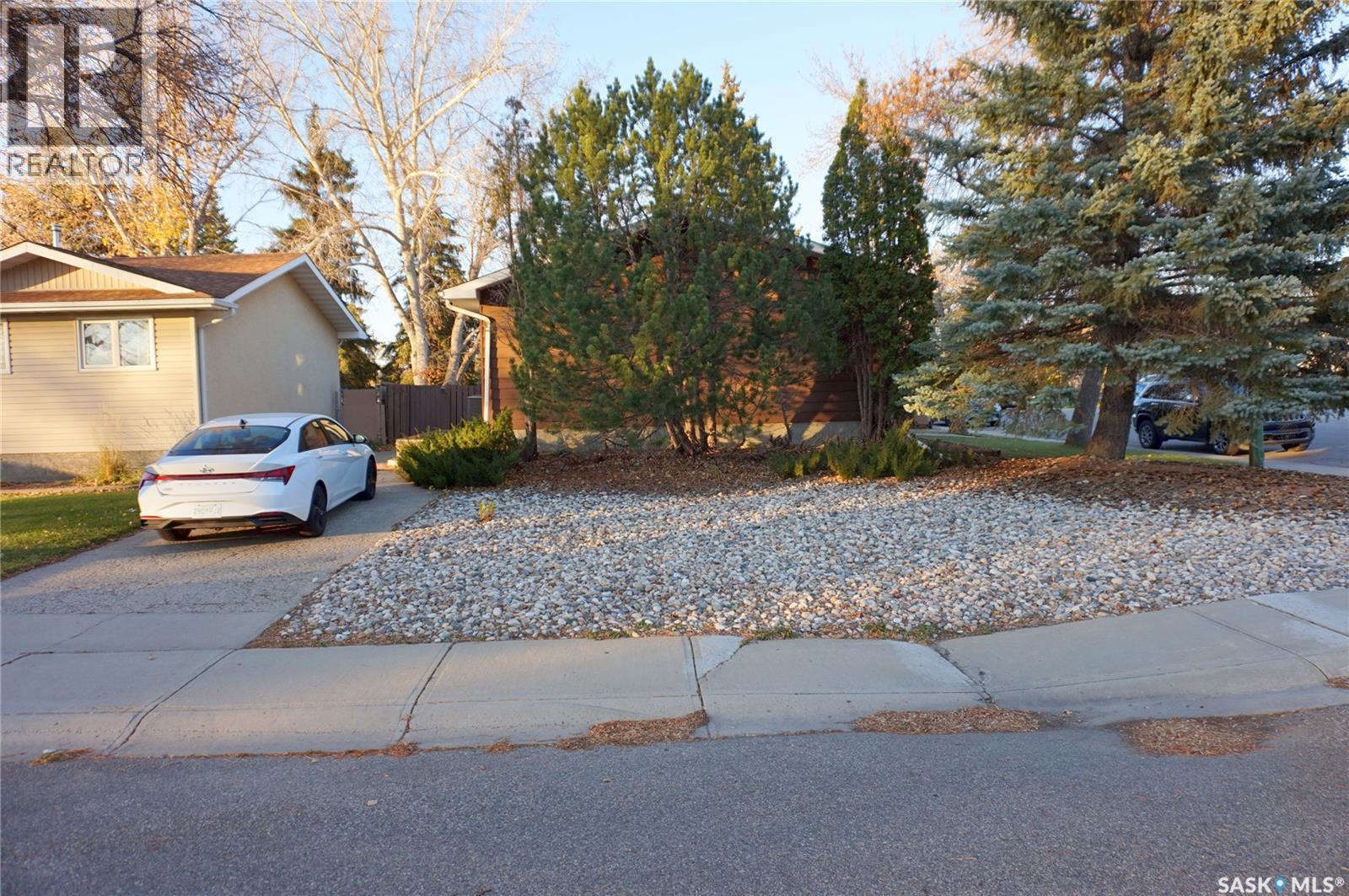 2 Hind STREET, Regina — photo 4