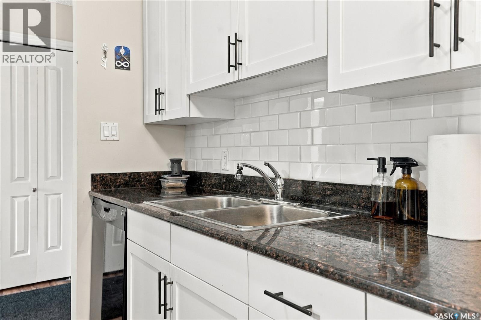 204 2233 St Henry AVENUE, Saskatoon — photo 6