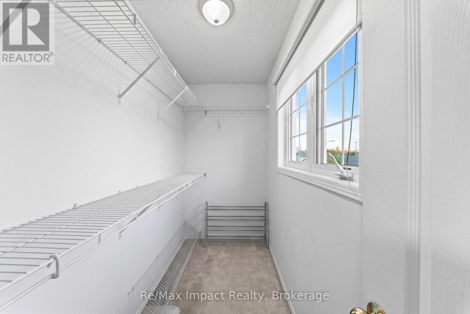 527 Falconridge Drive, Oshawa, ON photo 10