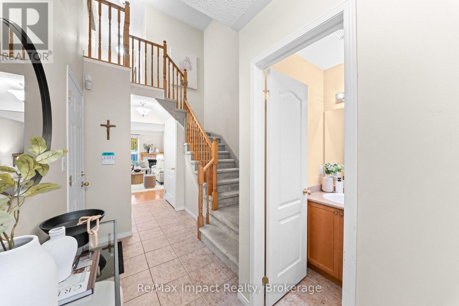 527 Falconridge Drive, Oshawa, ON photo 8