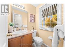 527 Falconridge Drive, Oshawa, ON L1K0C1 Photo 7