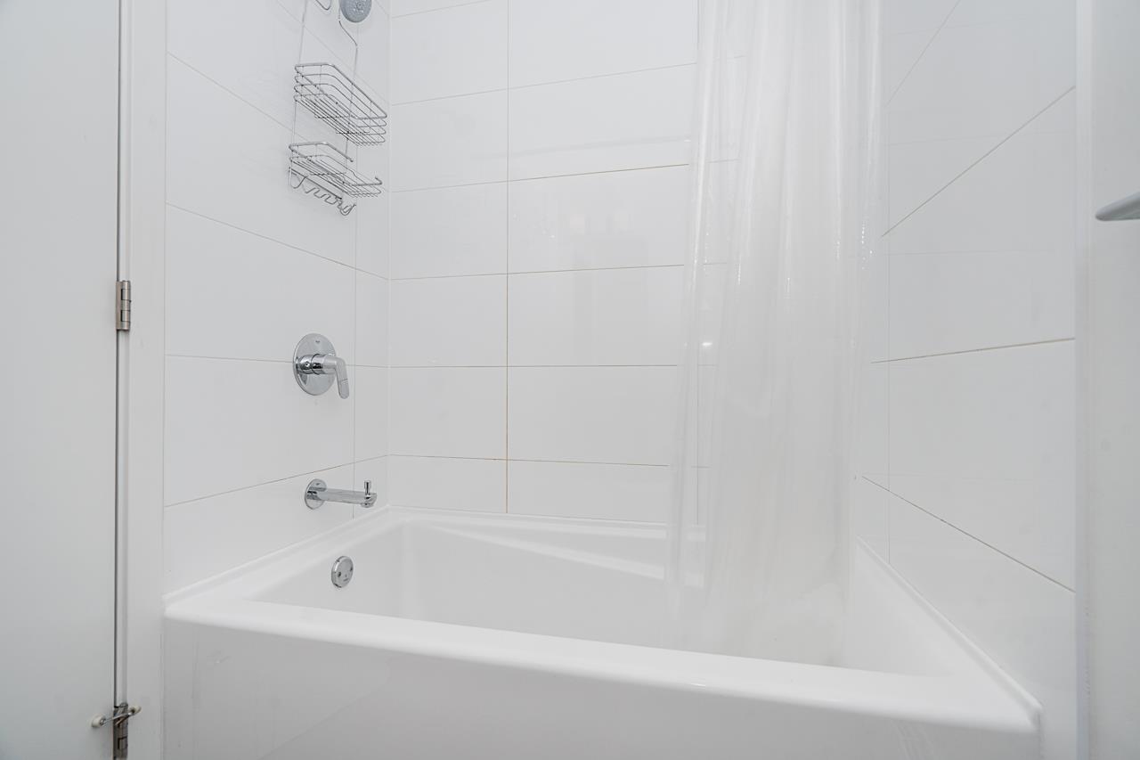 802 18505 Laurensen Place, Surrey — photo 27