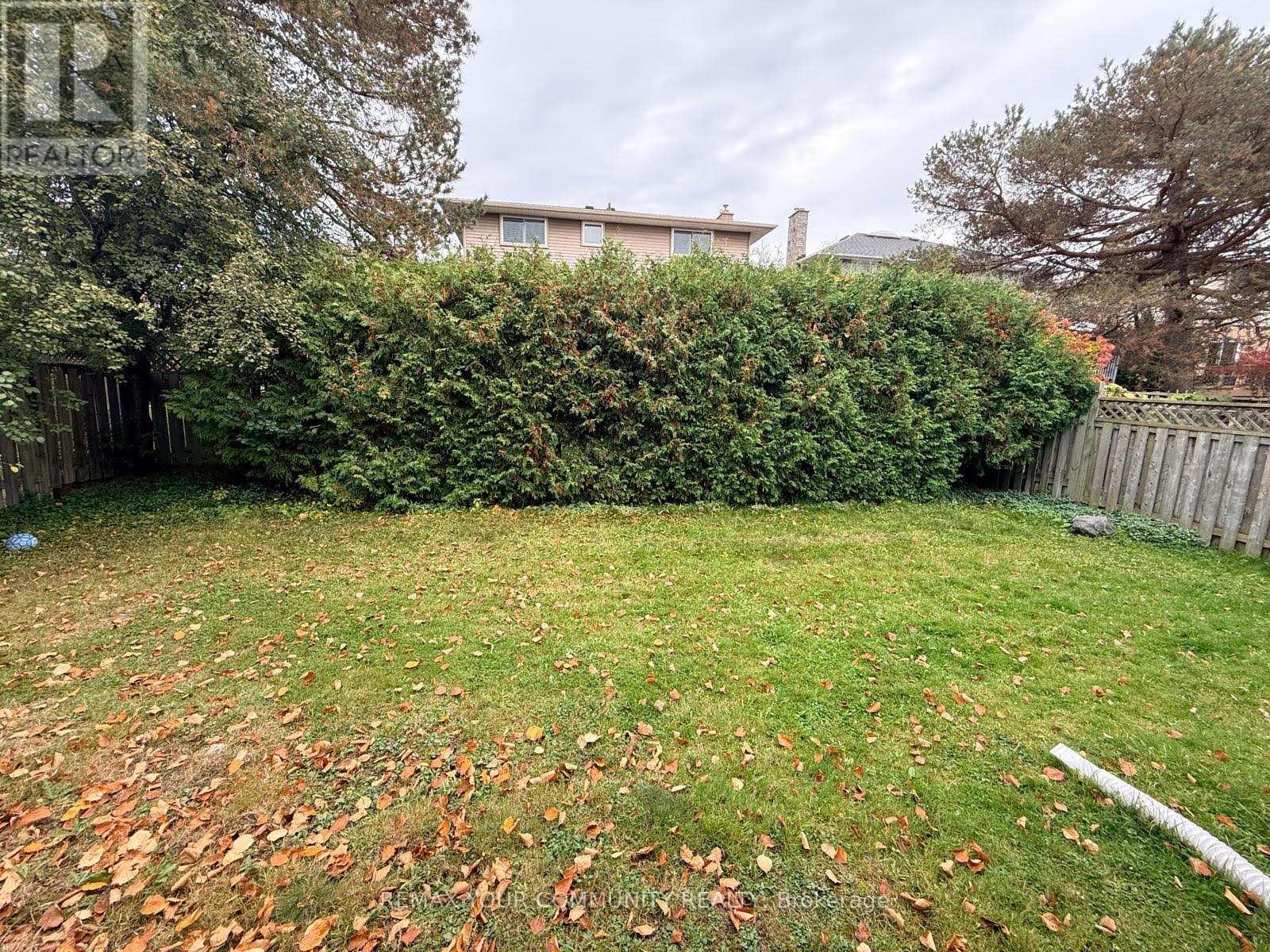 709 Barnes Crescent, Oshawa, ON photo 12