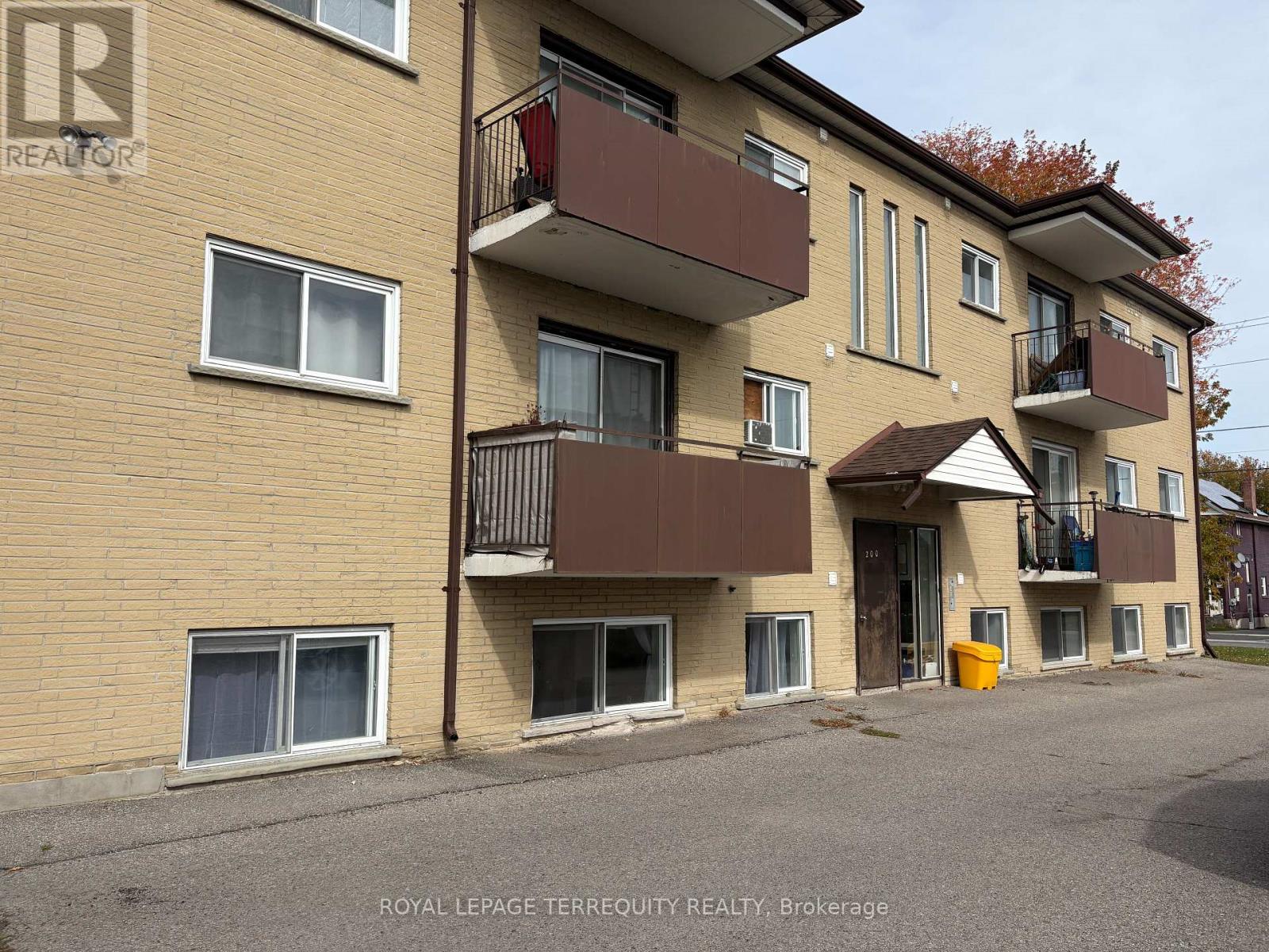 302- 200 Park Road North, Oshawa, ON photo 13