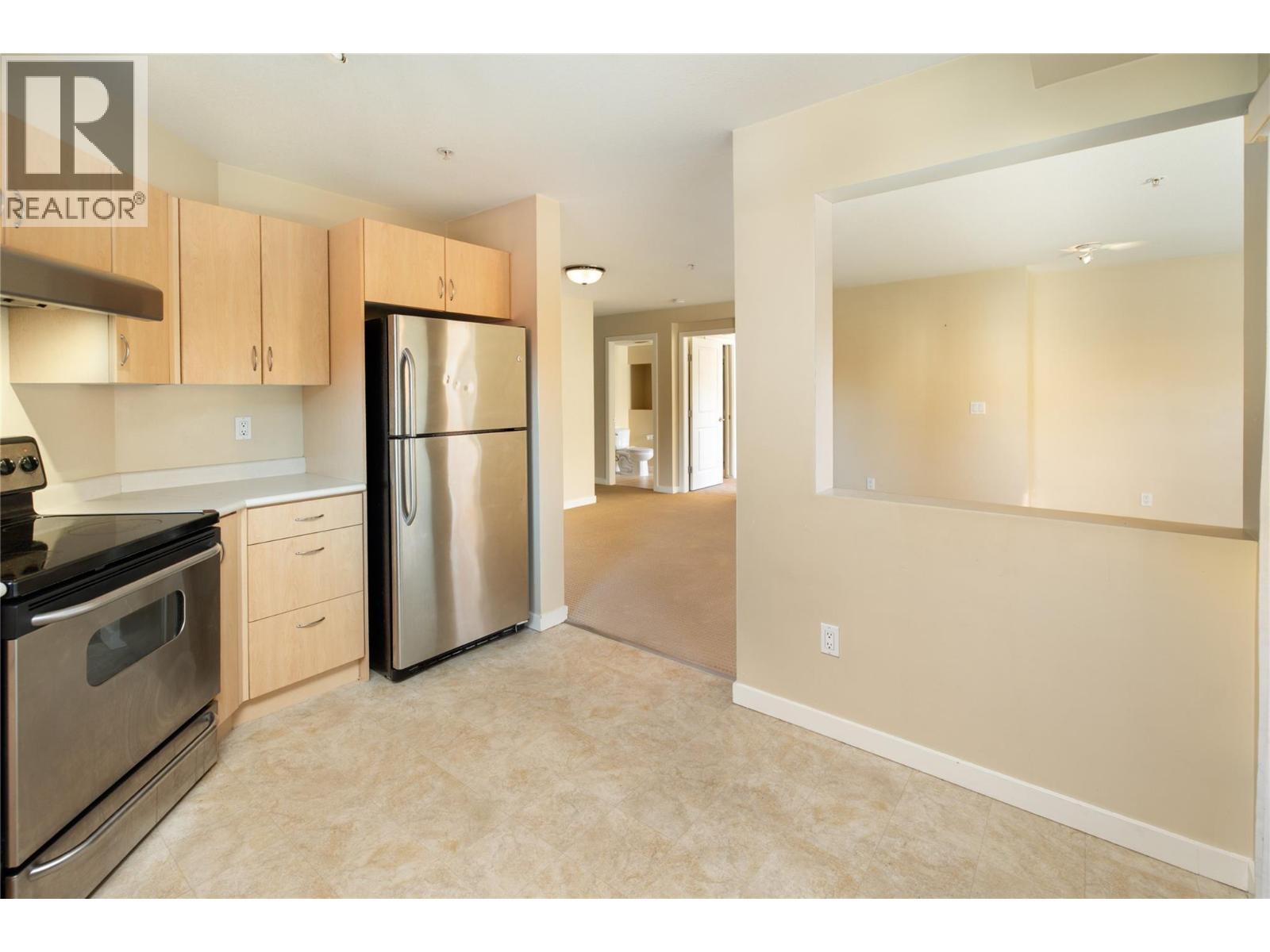 302 555 Yates Road, Kelowna