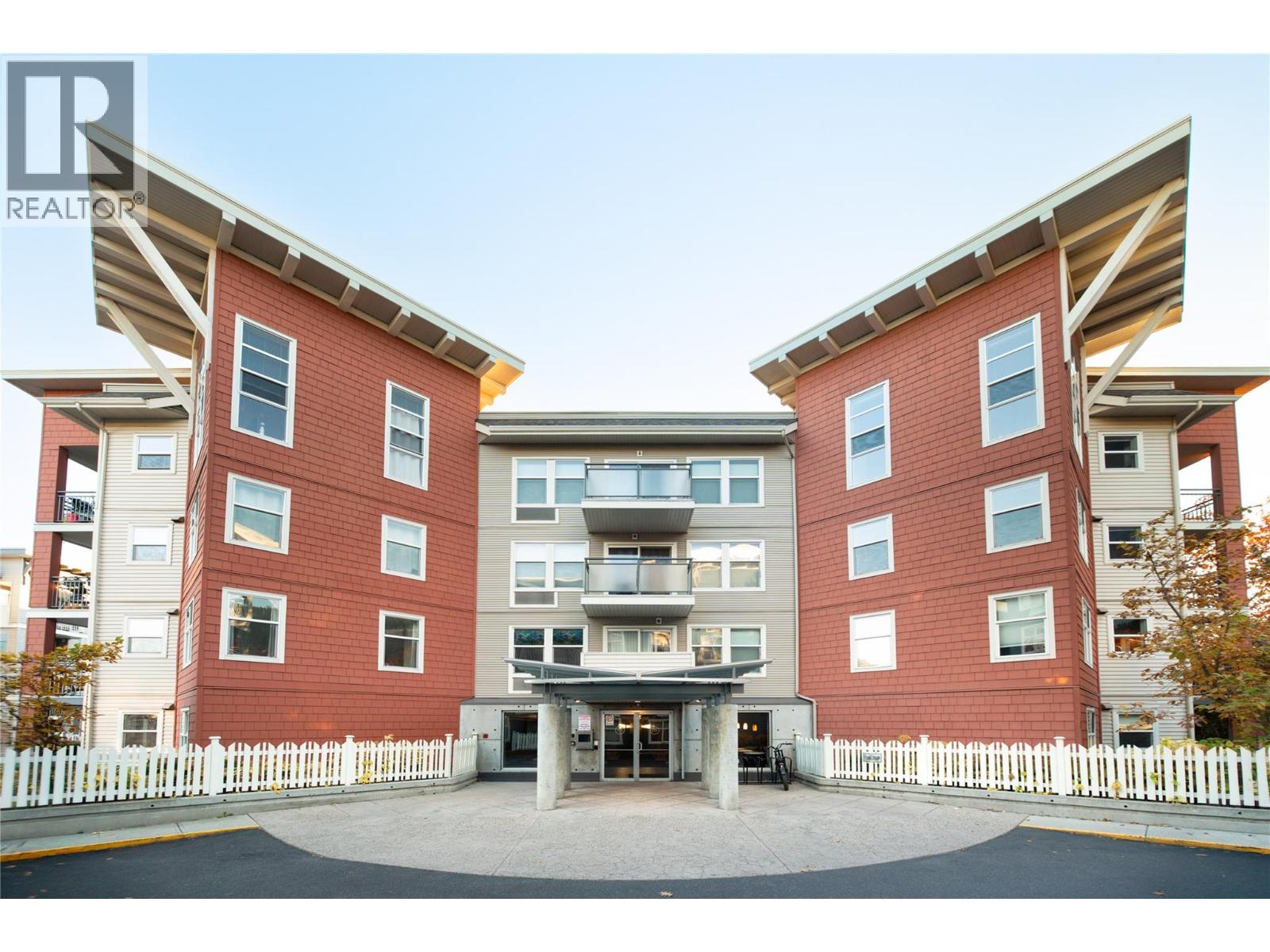 302 555 Yates Road, Kelowna