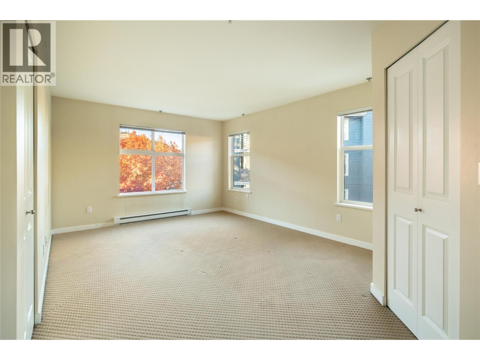 302 555 Yates Road, Kelowna