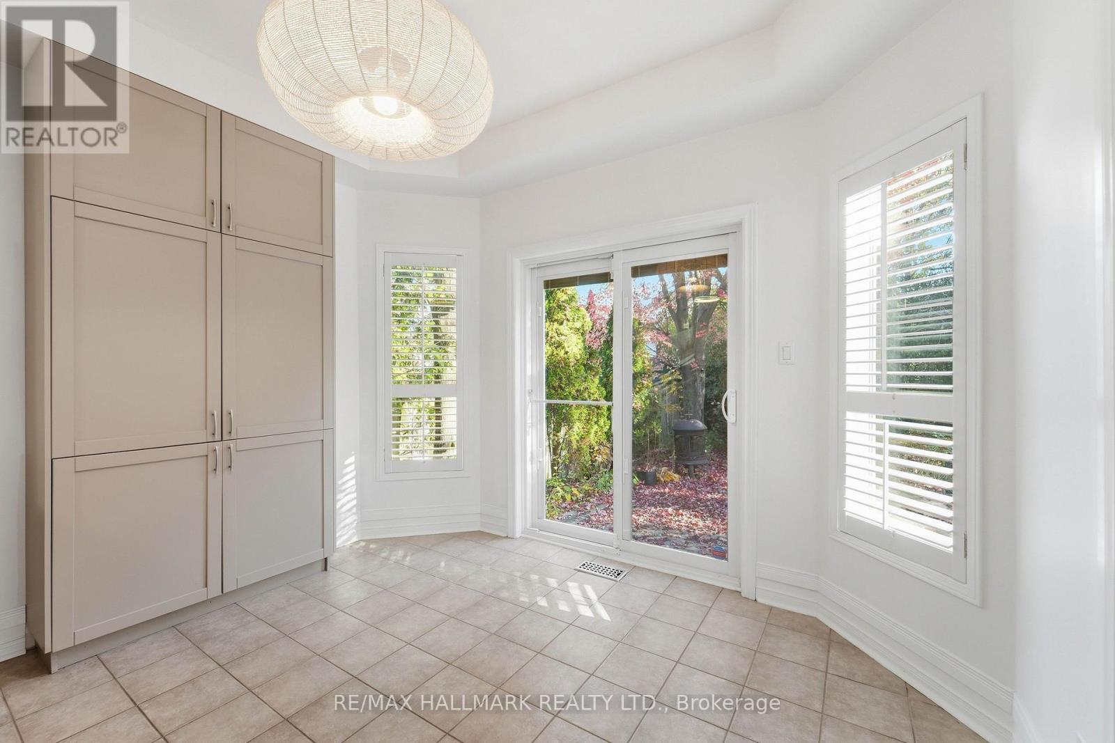 130 Old Colony Road, Richmond Hill, ON photo 11