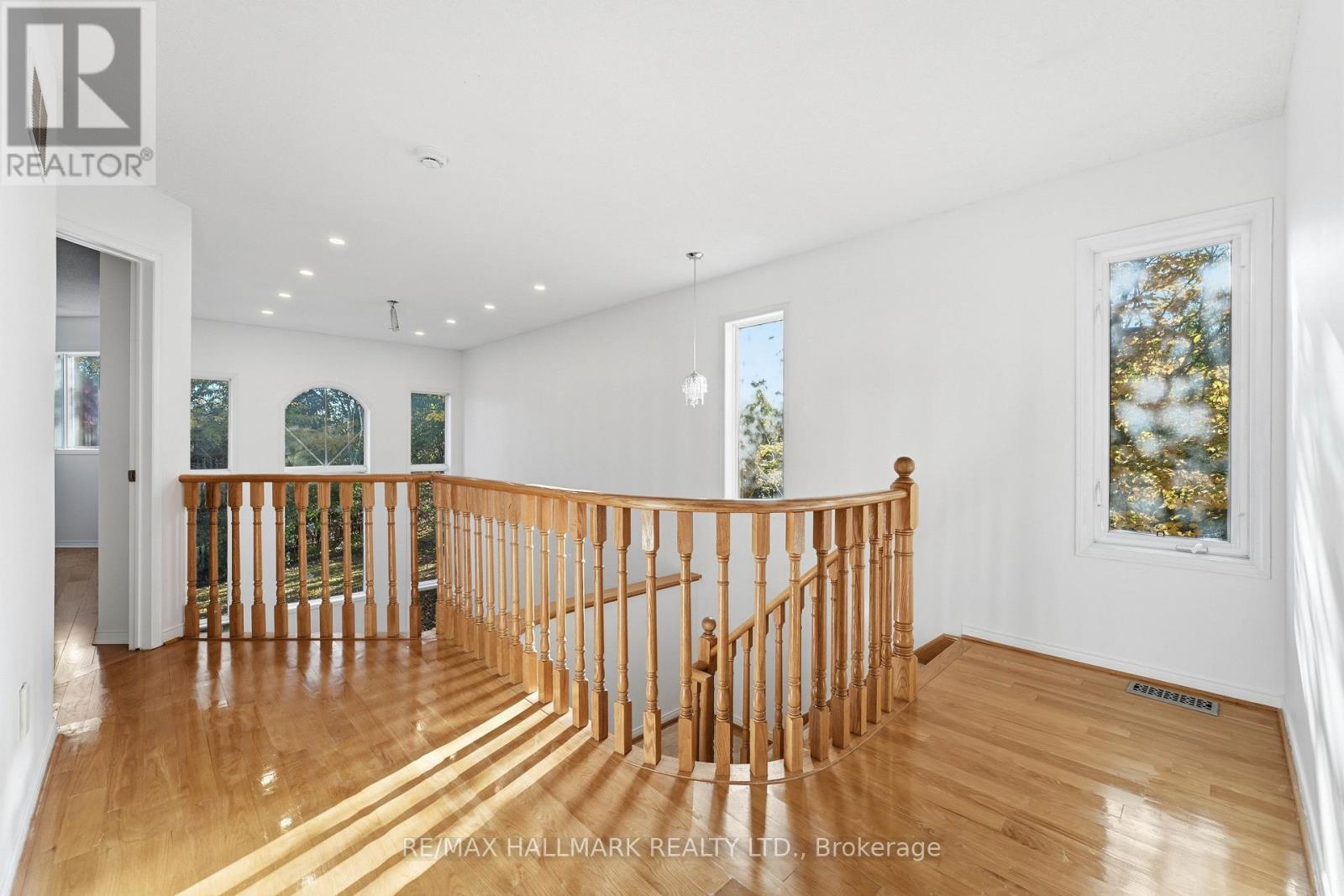 130 Old Colony Road, Richmond Hill, ON photo 16