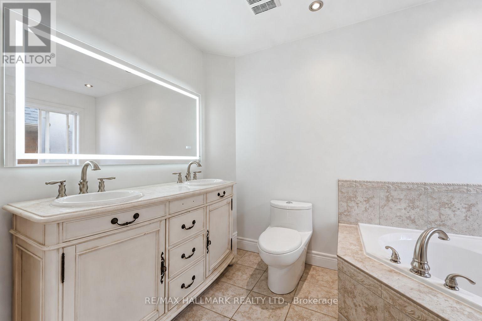 130 Old Colony Road, Richmond Hill, ON photo 19