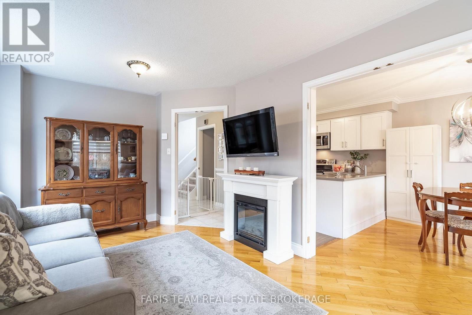 36 Red Oak Drive, Barrie, ON photo 11