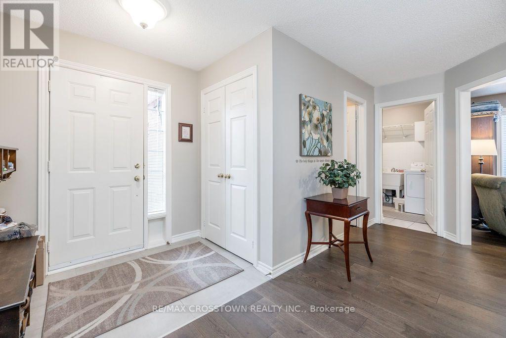 33 Raquel Street, Barrie, ON photo 4