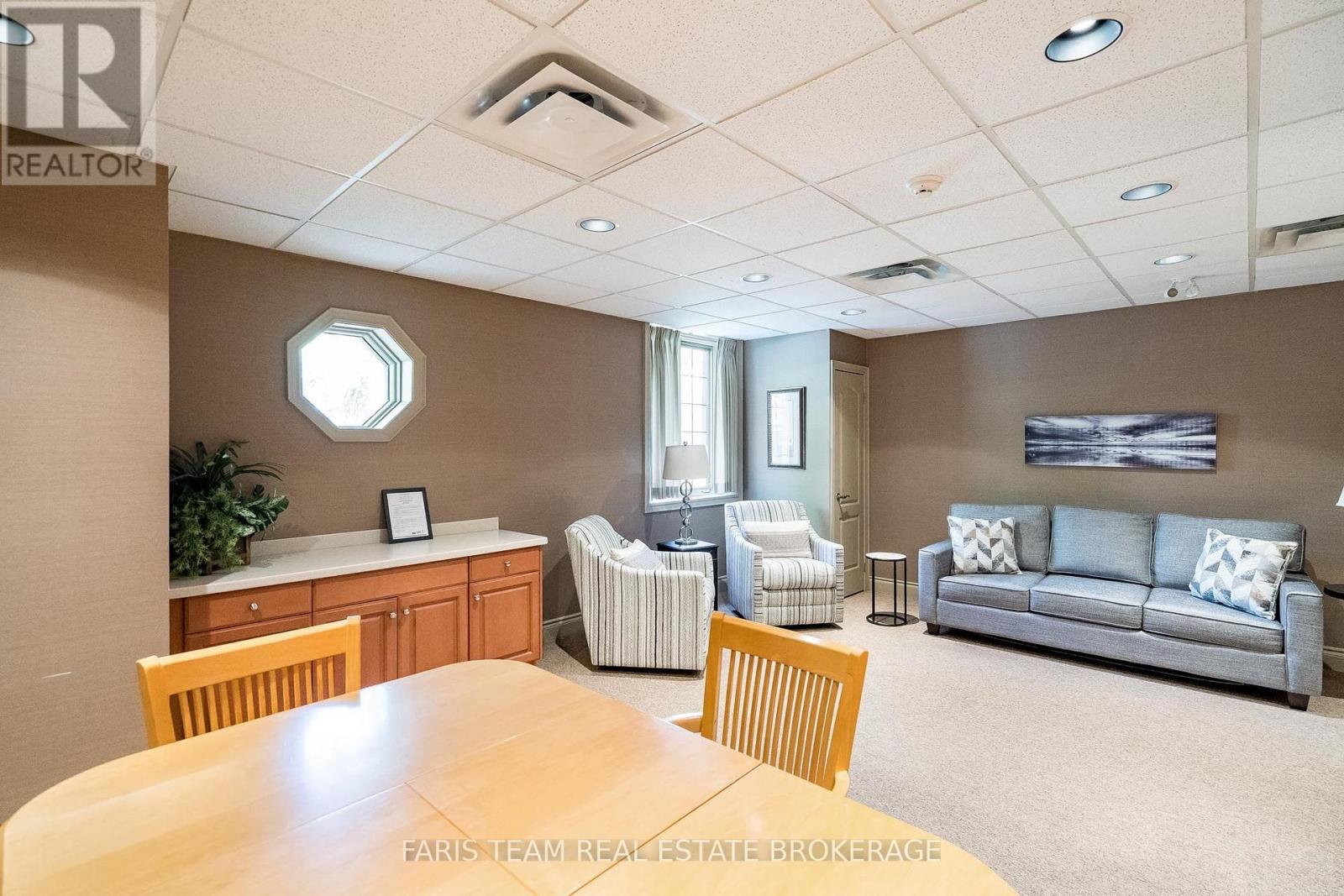 101- 200 Collier Street, Barrie, ON photo 18