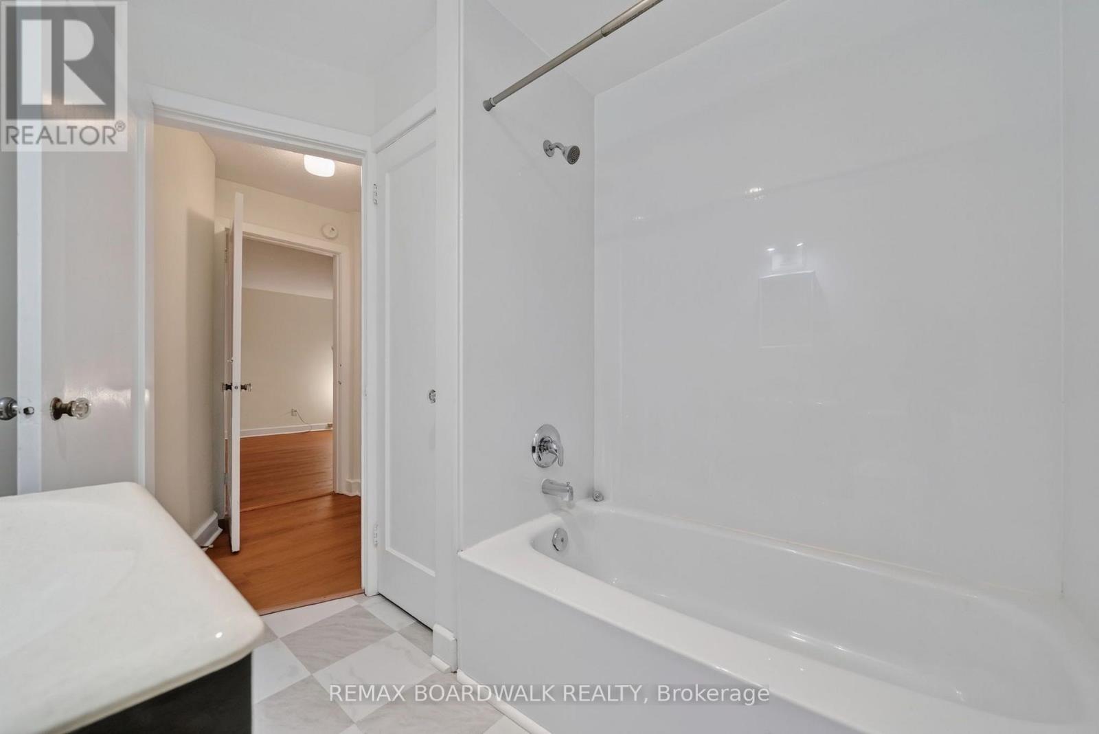 Commercial Condos for Rent in Ottawa – A – 11 KIPPEWA DRIVE, Ottawa – By Peter Sagos - Image 16