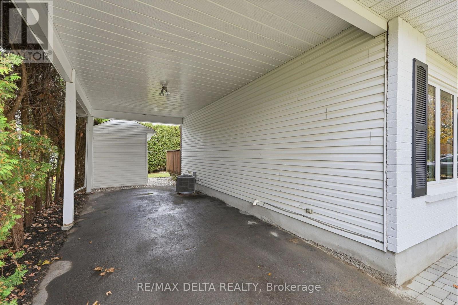 934 COTE STREET - 32