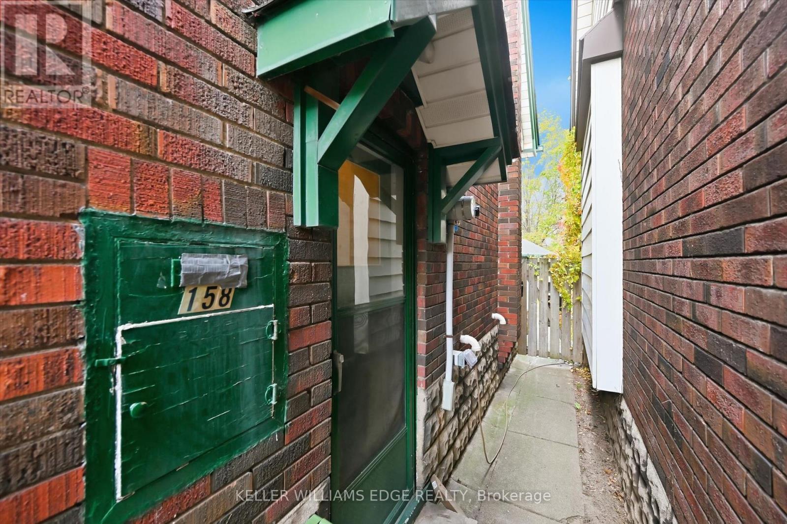 158 London Street South, Hamilton, ON photo 36