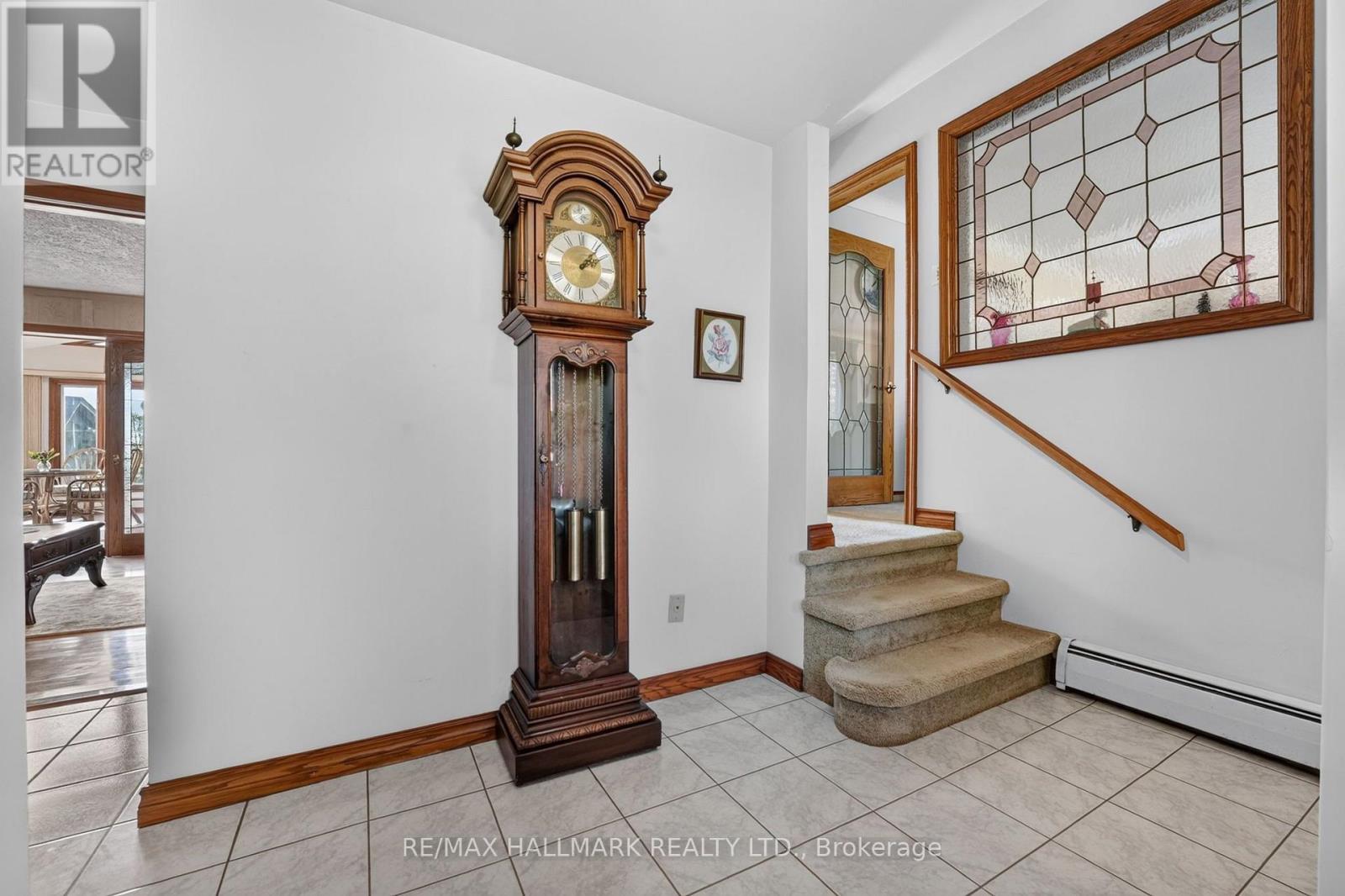 697 Ridge Road West, Grimsby, ON photo 10