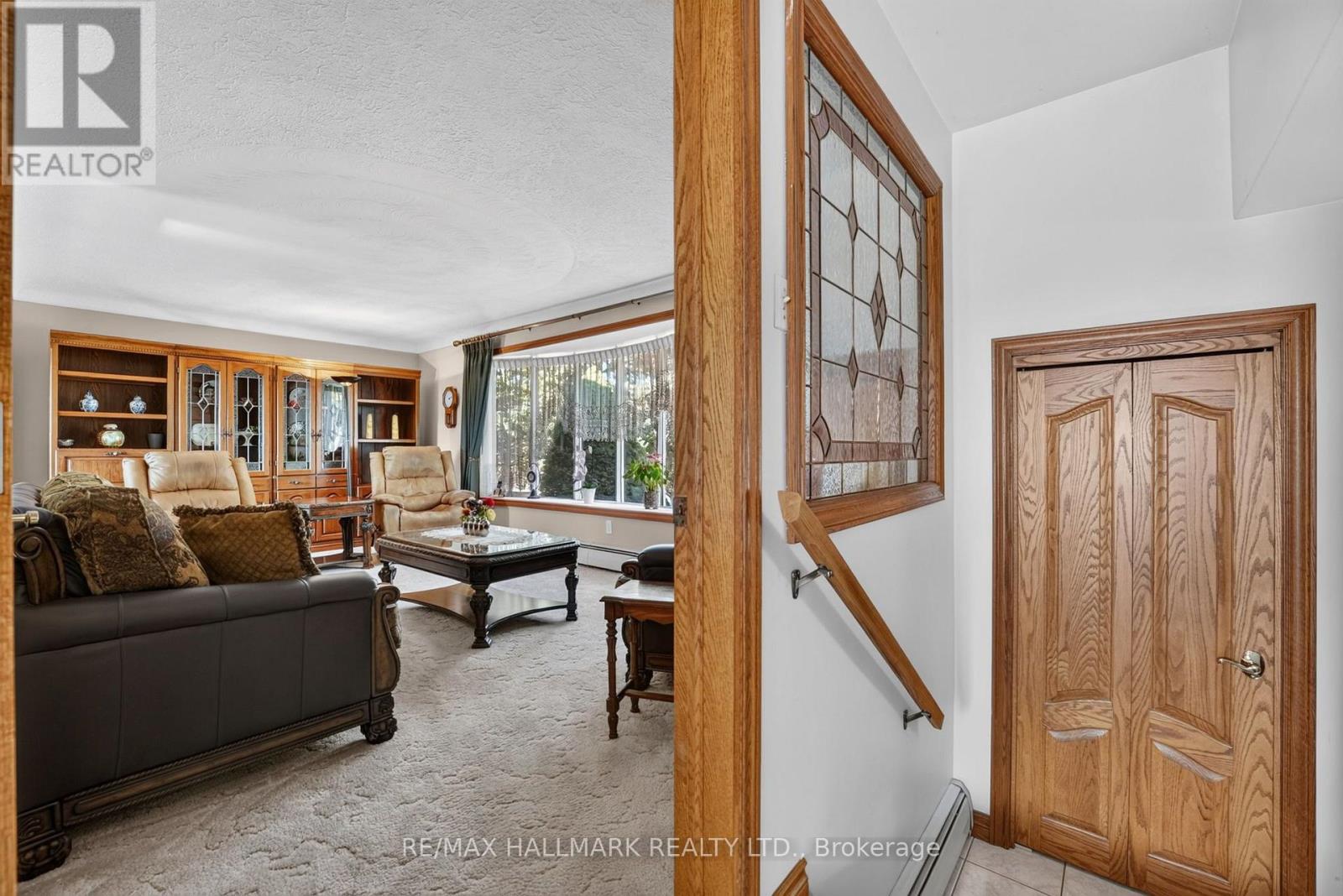 697 Ridge Road West, Grimsby, ON photo 11