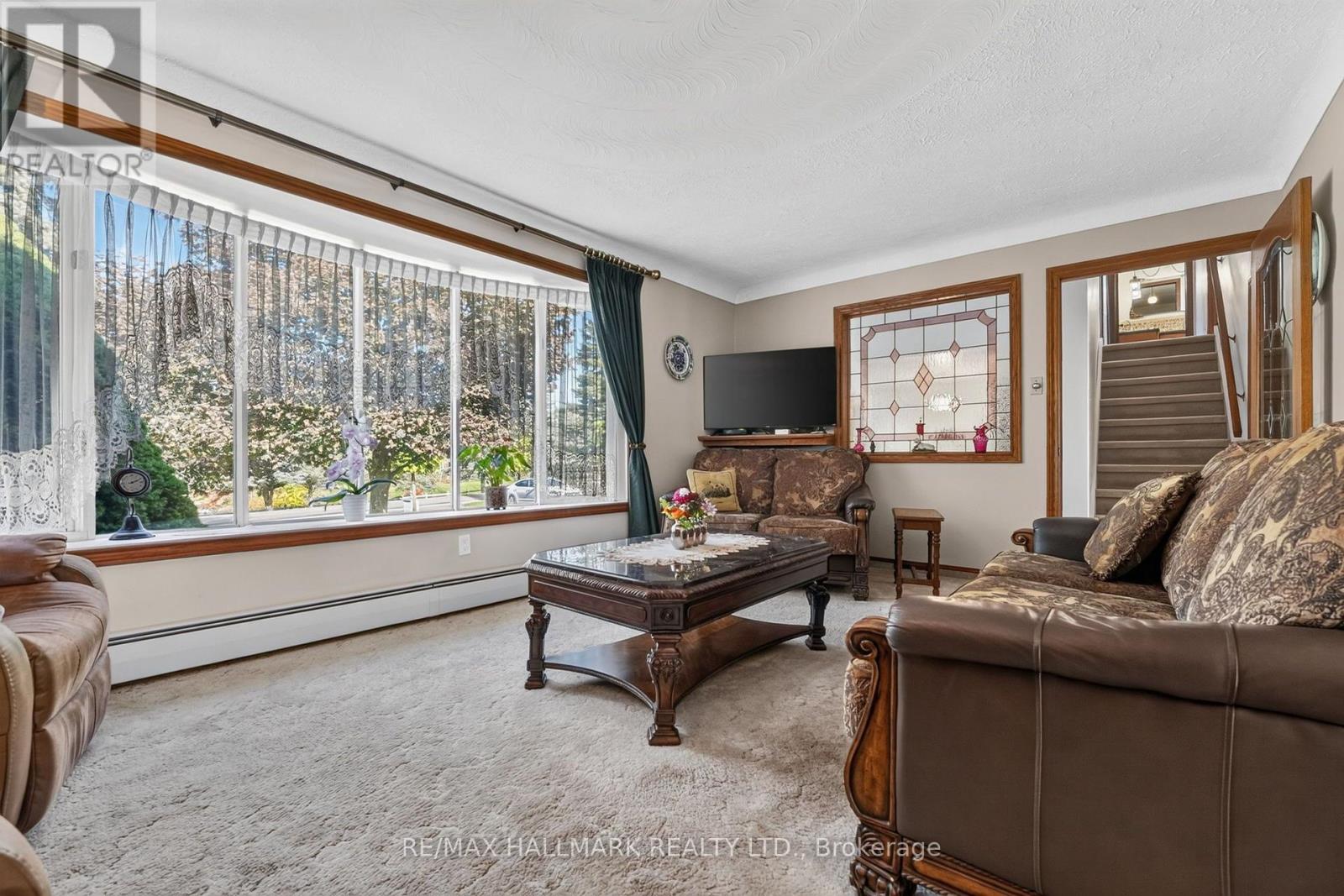 697 Ridge Road West, Grimsby, ON photo 13
