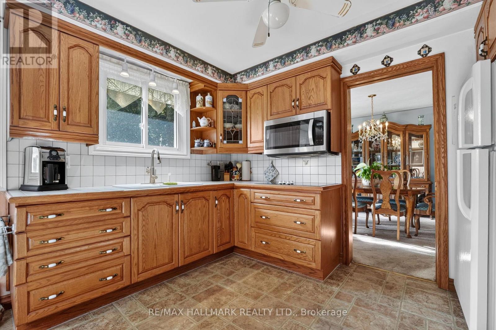 697 Ridge Road West, Grimsby, ON photo 18