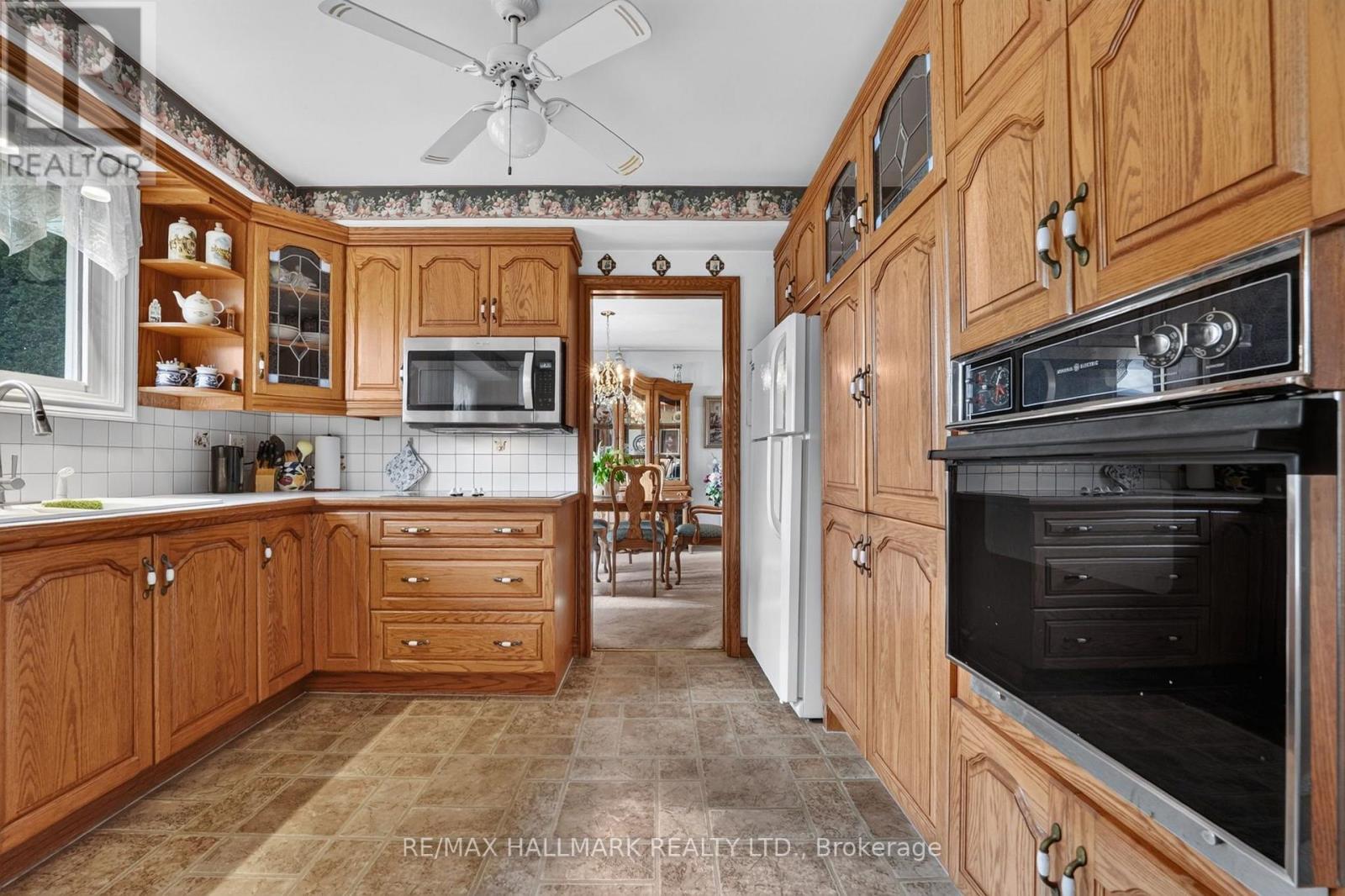 697 Ridge Road West, Grimsby, ON photo 21