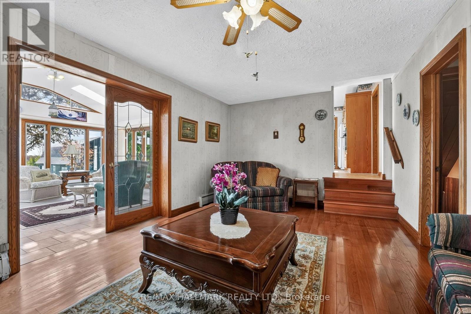 697 Ridge Road West, Grimsby, ON photo 24