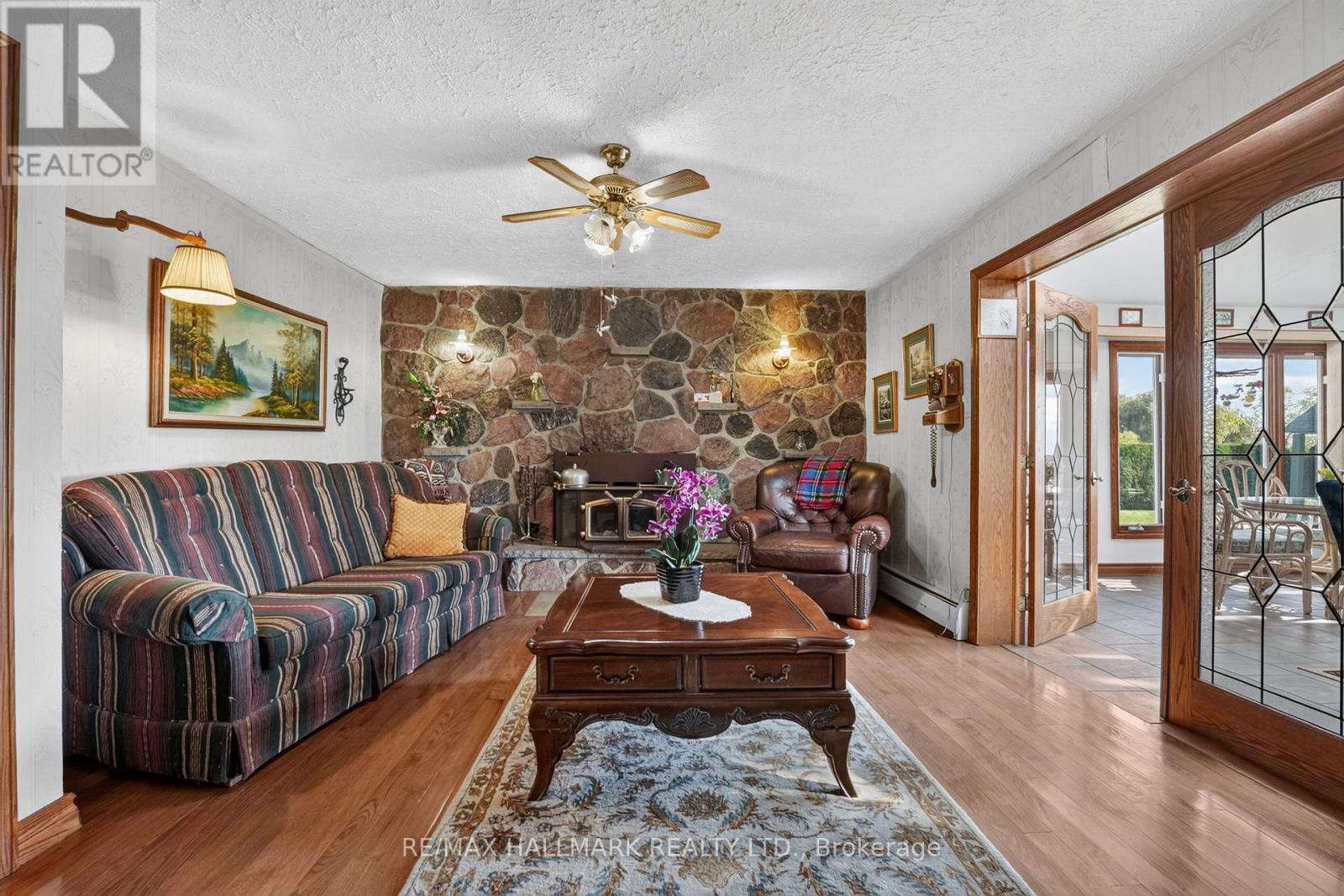 697 Ridge Road West, Grimsby, ON photo 25