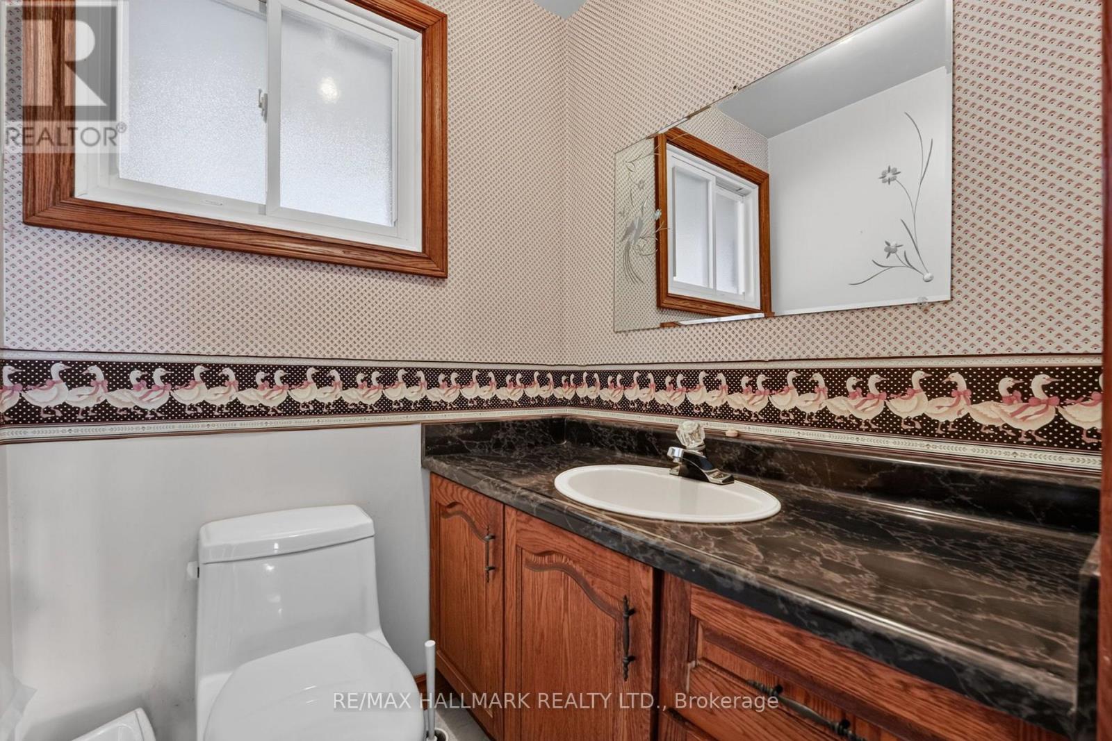 697 Ridge Road West, Grimsby, ON photo 28