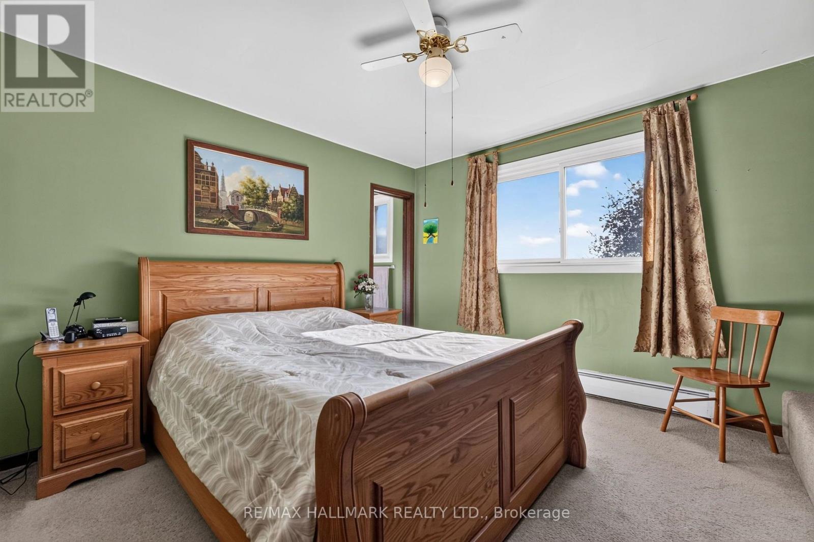 697 Ridge Road West, Grimsby, ON photo 31