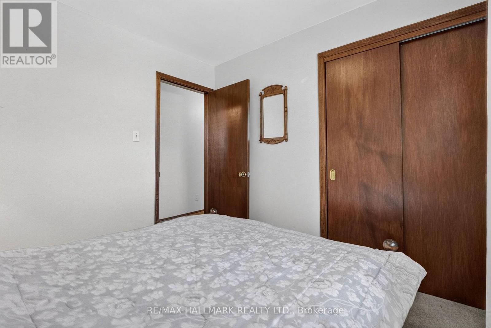 697 Ridge Road West, Grimsby, ON photo 35