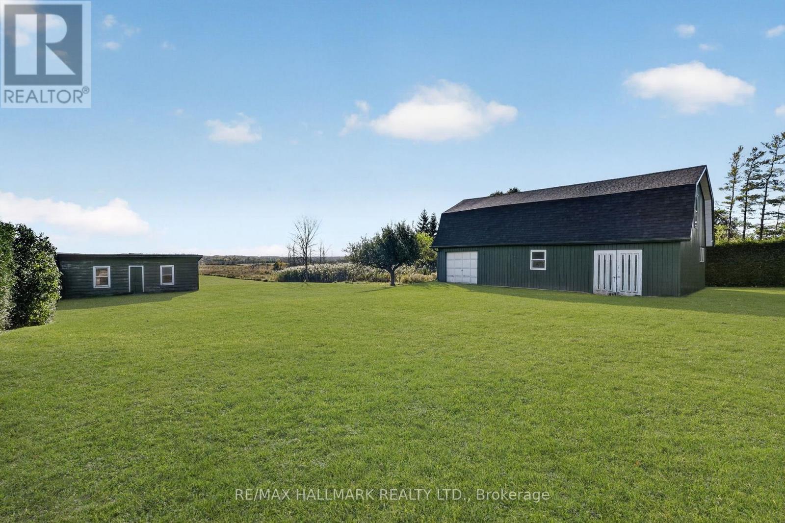697 Ridge Road West, Grimsby, ON photo 4