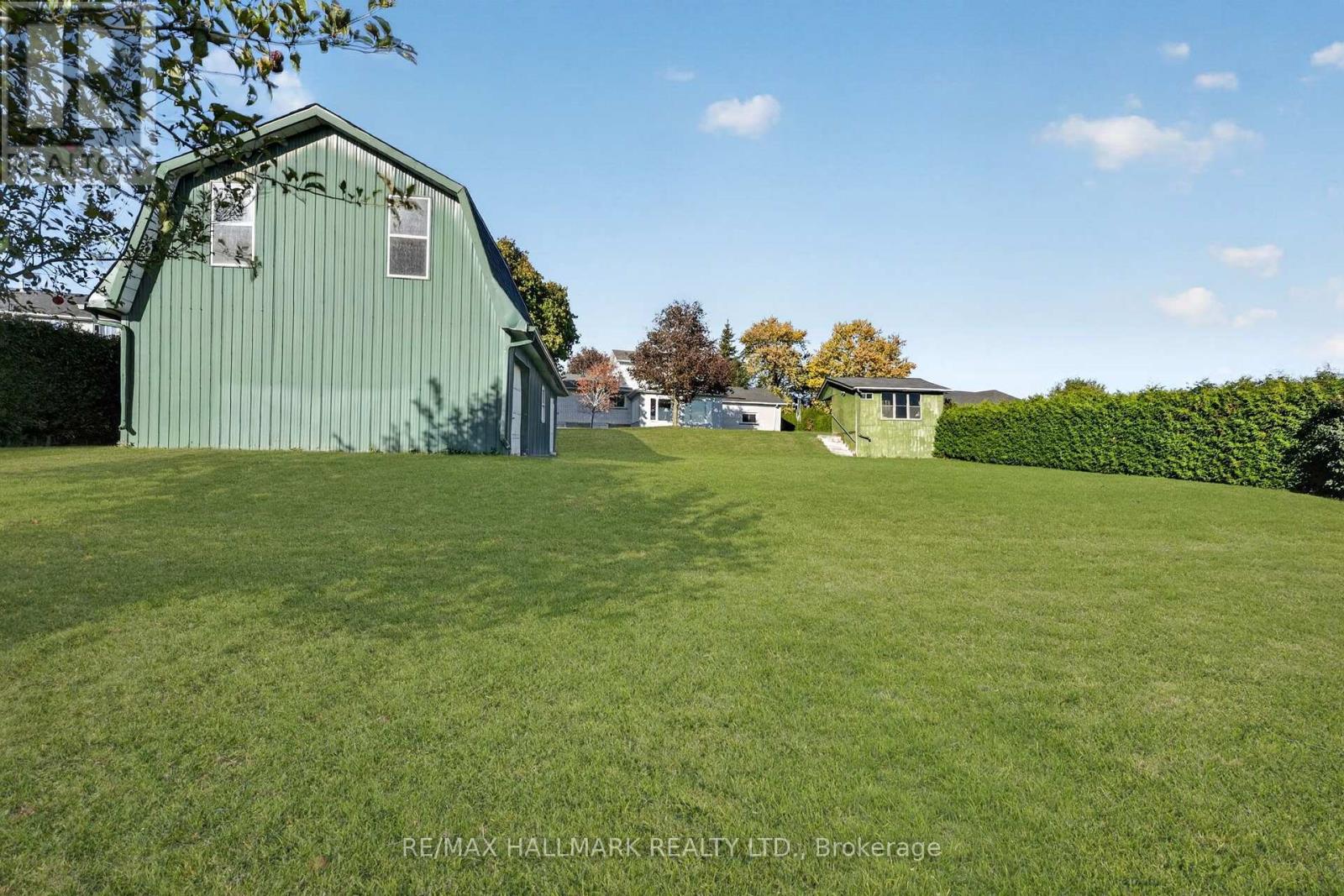 697 Ridge Road West, Grimsby, ON photo 42