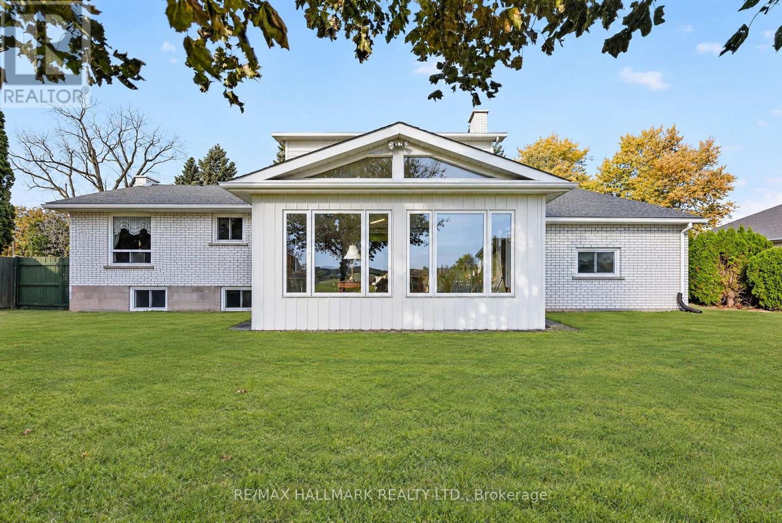 697 Ridge Road West, Grimsby, ON photo 43