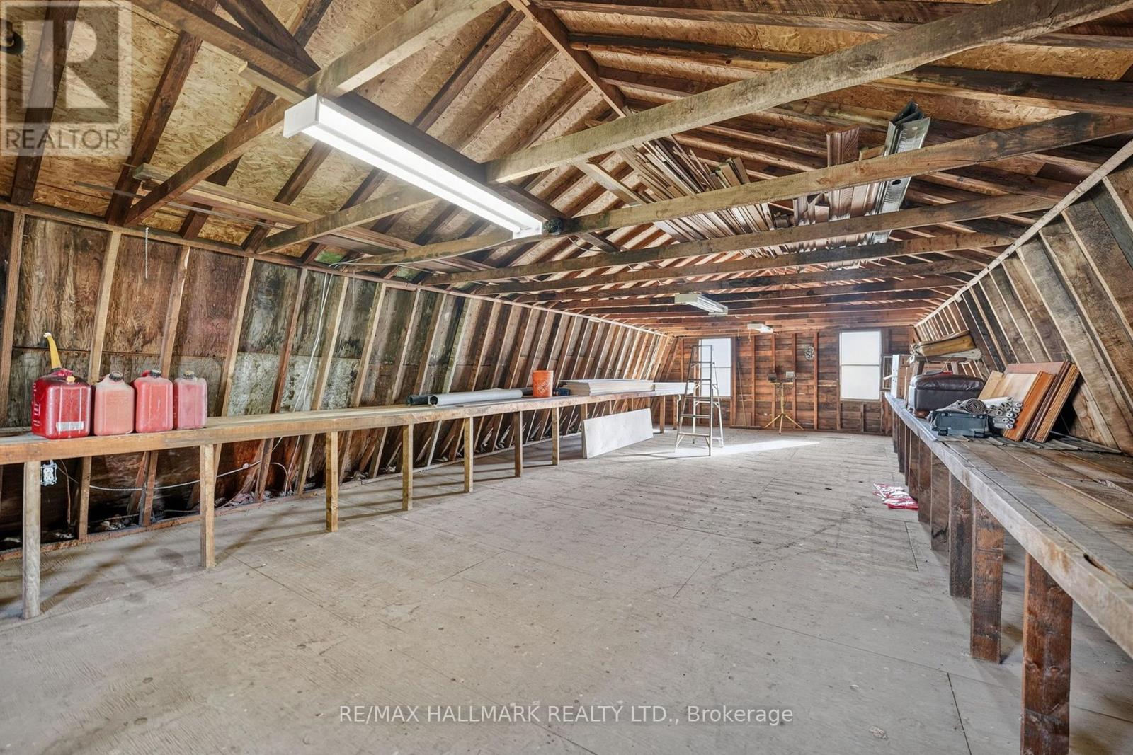 697 Ridge Road West, Grimsby, ON photo 6